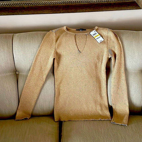Inc. gold metallic pull over top - Picture 1 of 4